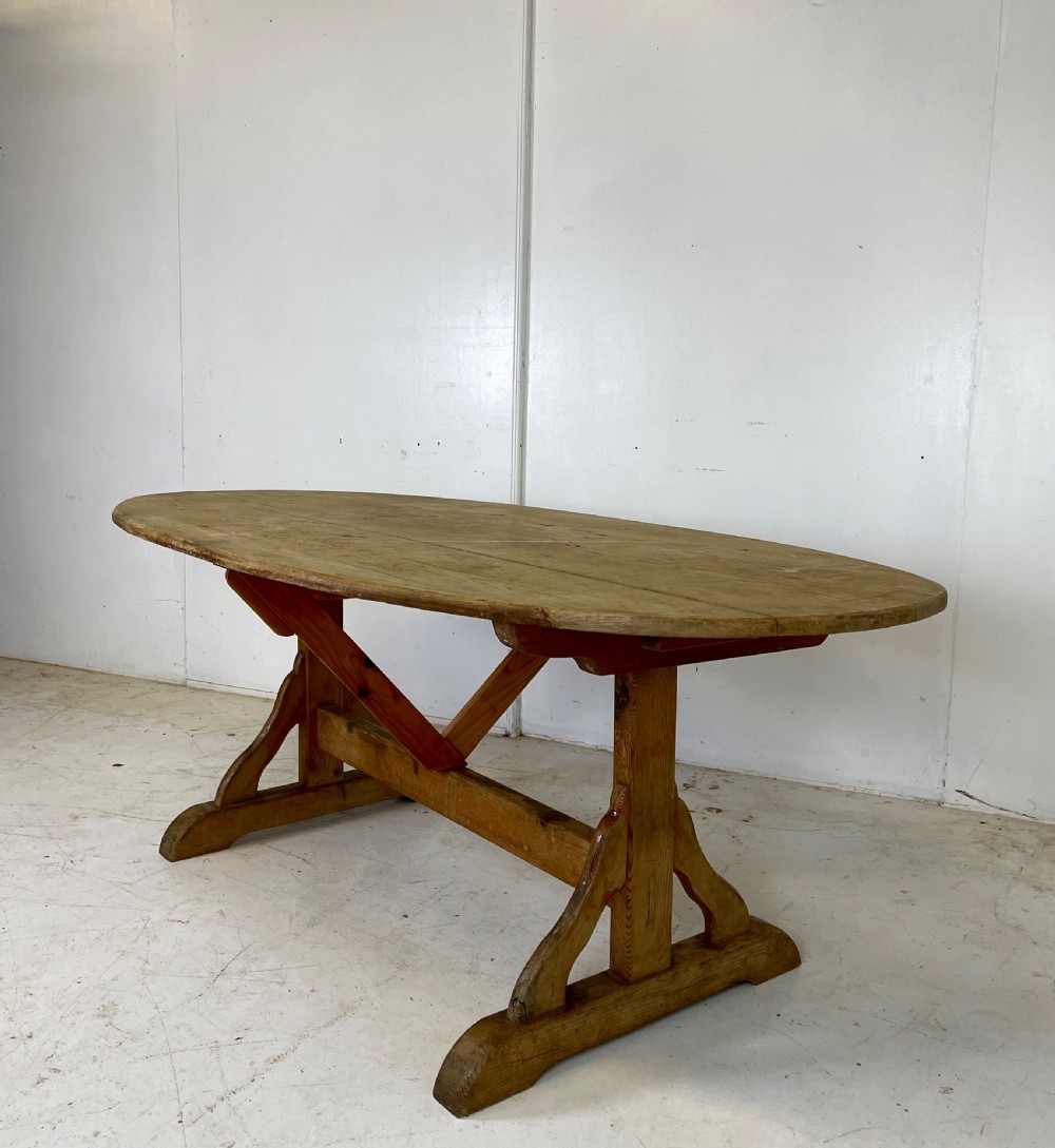 Large Vendage Table View III