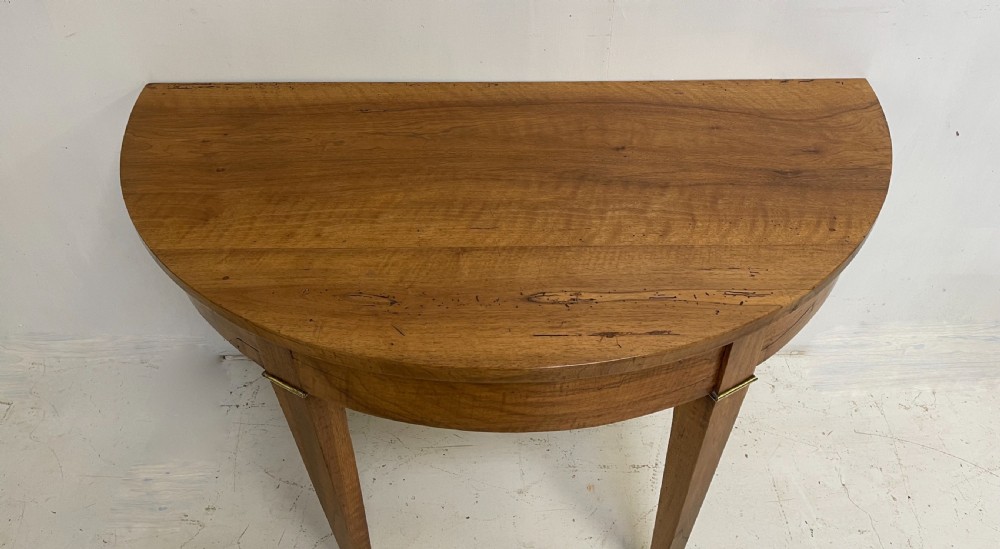 Pair Of Tables in walnut  View VIII