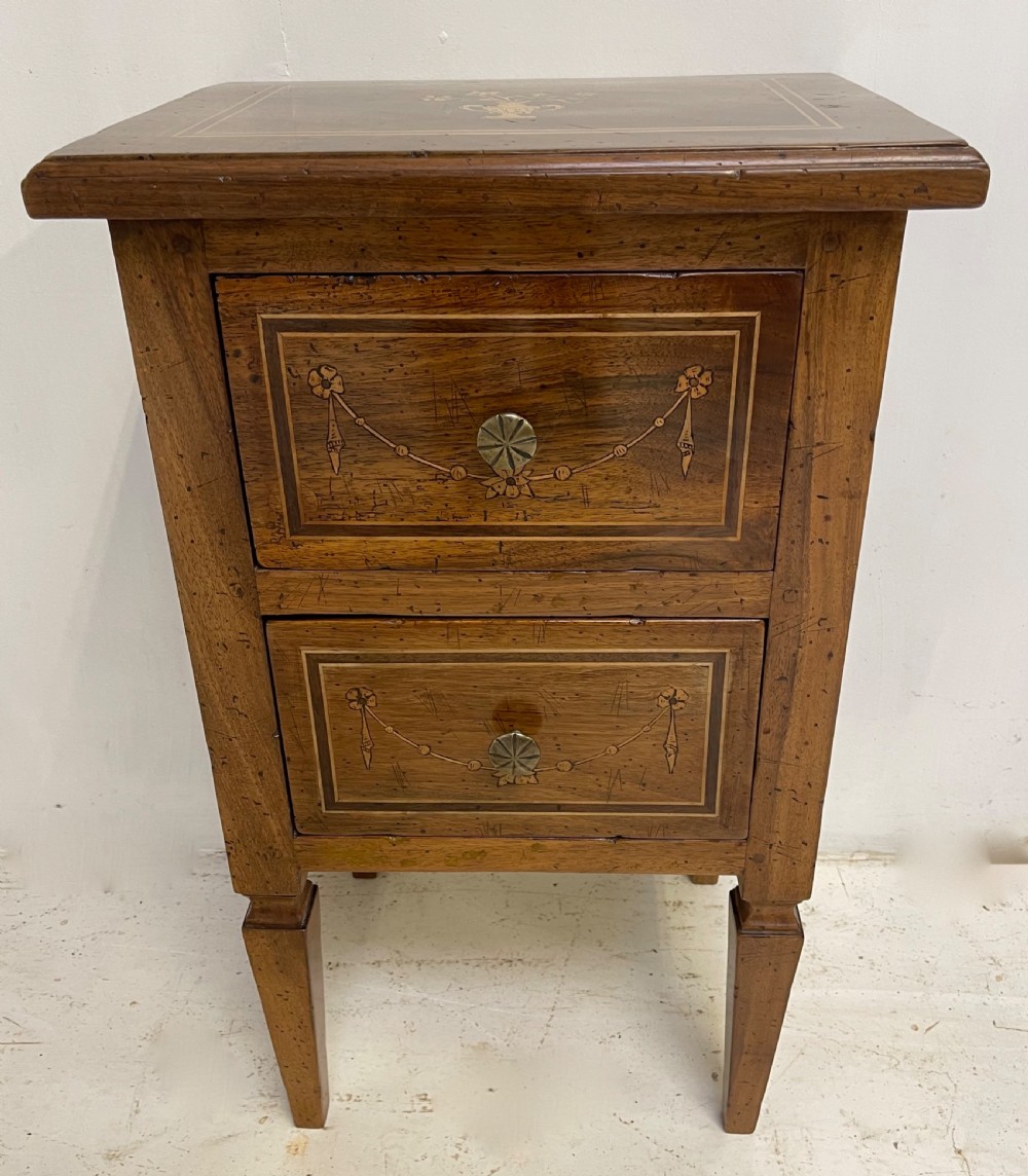 Pair of Italian nightstands or lamp tables  View II
