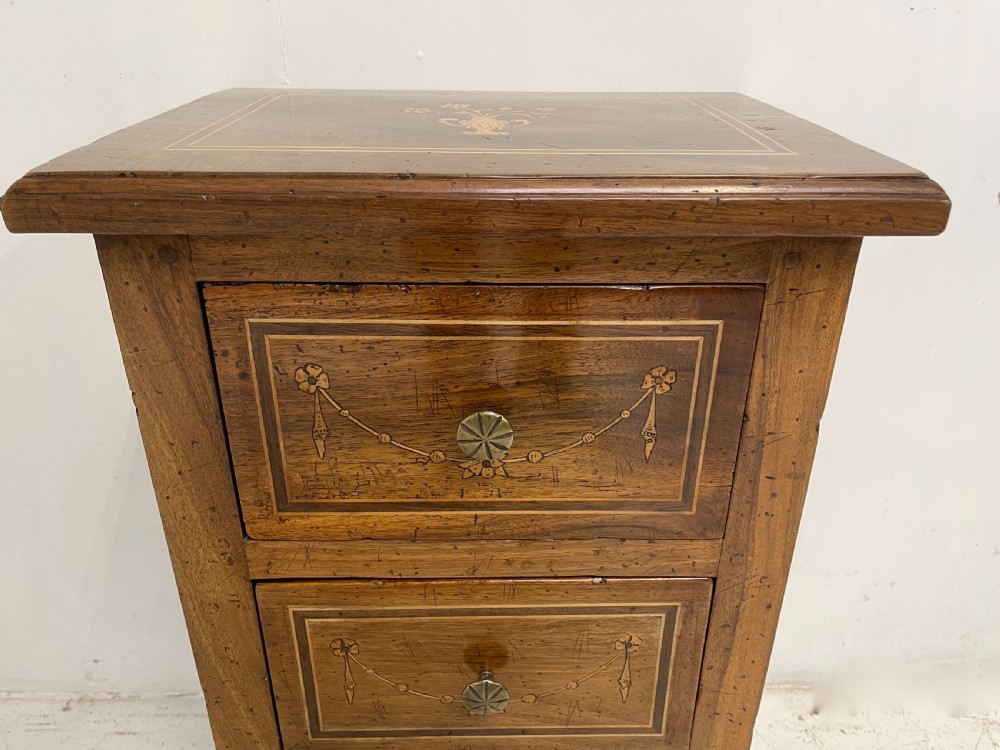 Pair of Italian nightstands or lamp tables  View V