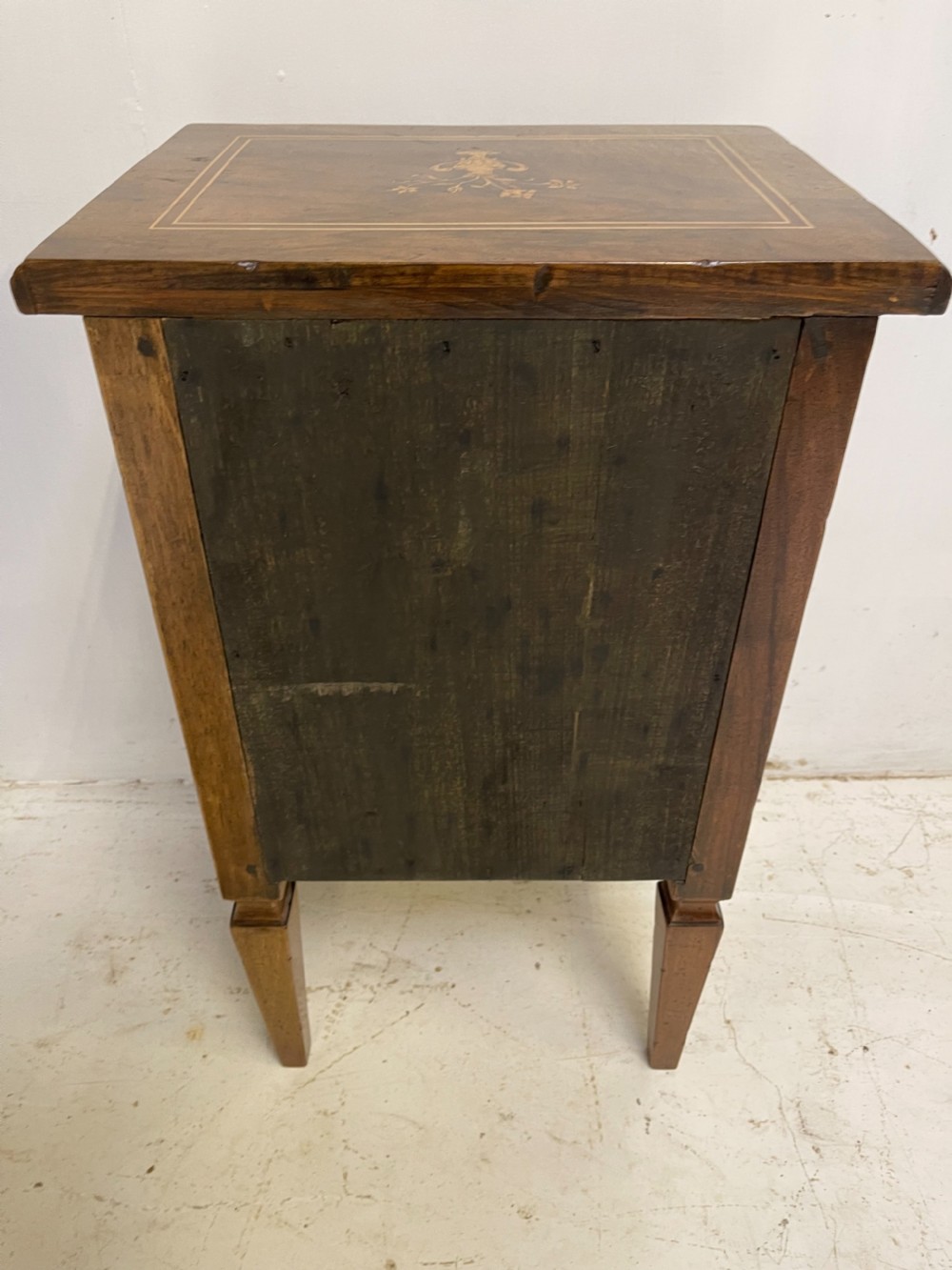 Pair of Italian nightstands or lamp tables  View IX