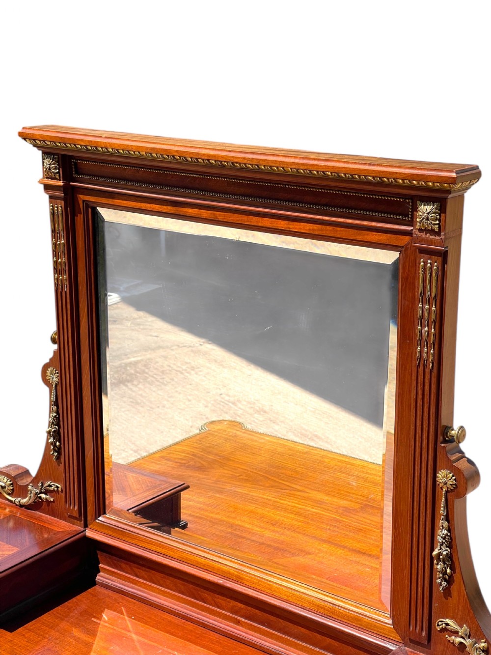 Fine Quality Mahogany Ormolu Mounted Dressing Table View VI
