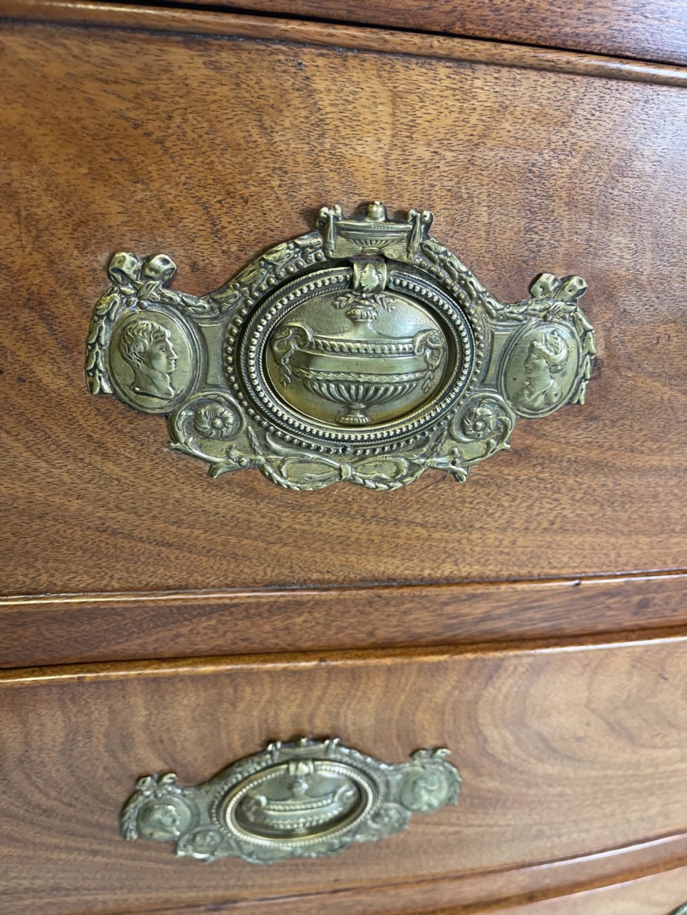 Antique Serpentine Chest Of Drawers in Mahogany  View XII