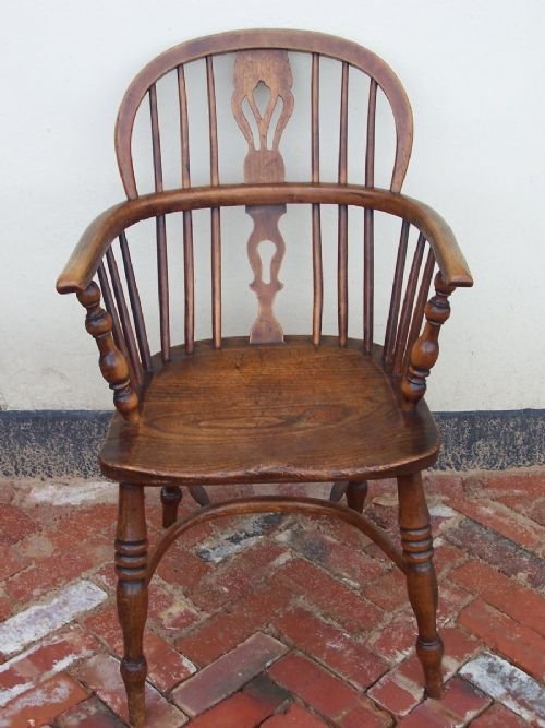 19th Century Oak and Elm Windsor Chair