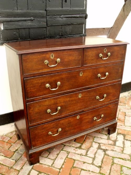 Georgian Chest of Drawers