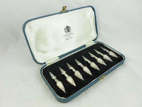 Boxed Set of 8 Corn Cob Holders - Mappin & Webb