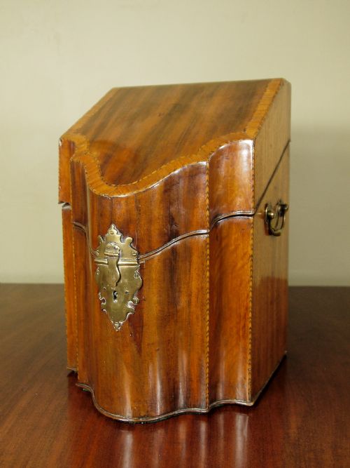 George III Mahogany Serpentine Knife / Stationary Box