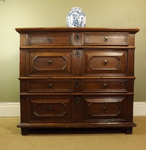 Early 18th C Oak Chest of Drawers