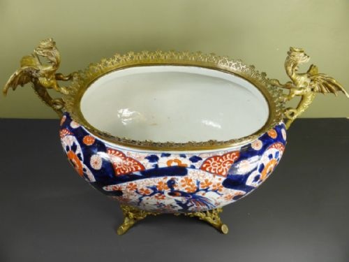 fig 1. LARGE 19TH C IMARI CENTRE BOWL