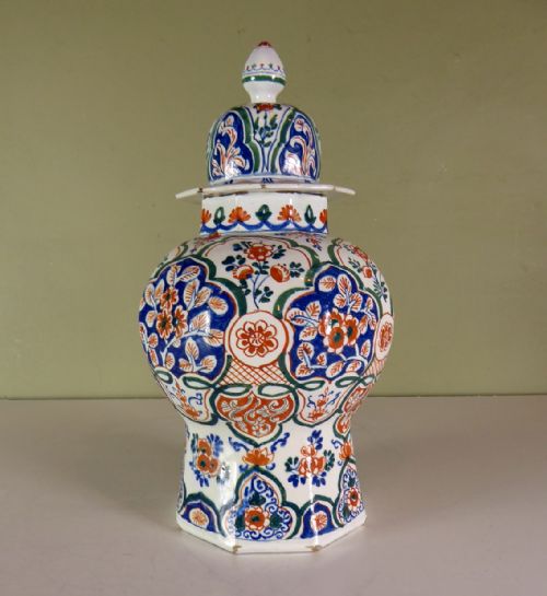 18th C Delft Vase & Cover