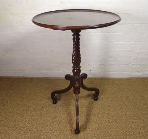 Elegant Regency Mahogany Side Table