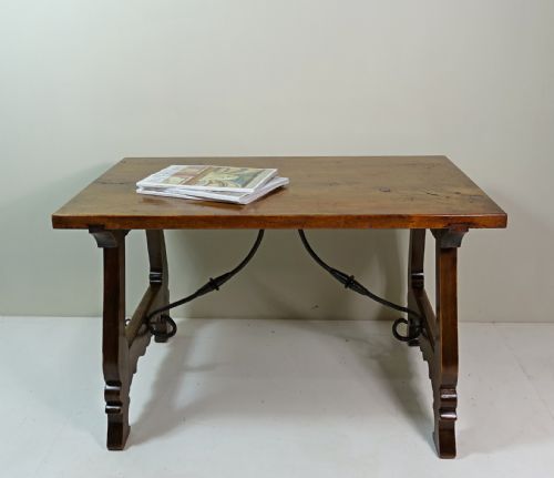 19TH C WALNUT COFFEE TABLE - ADDITIONAL PHOTO 2