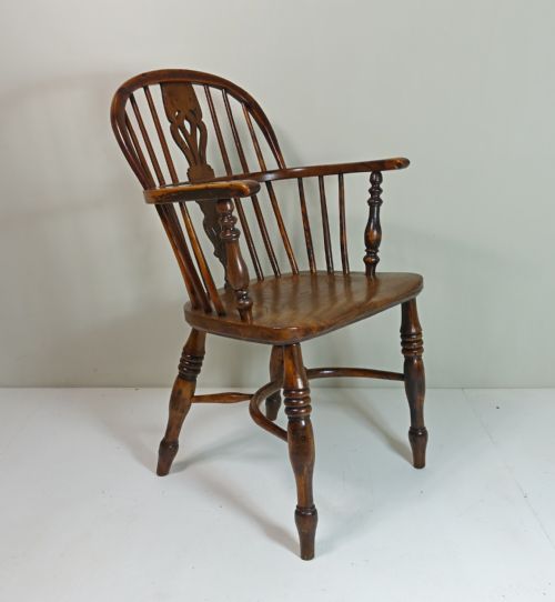Early 19th C Yew & Elm Windsor Chair
