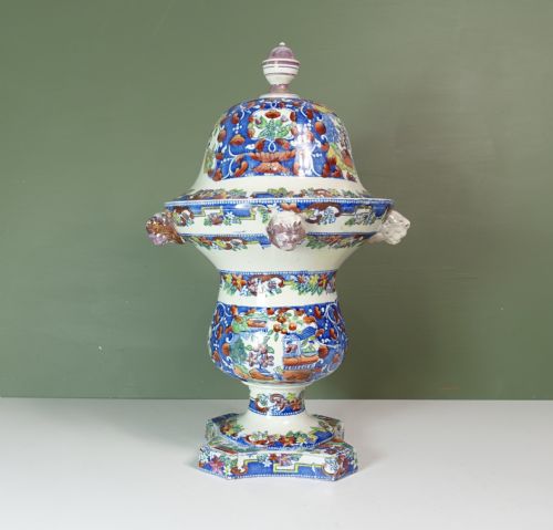 fig 1. EARLY 19TH C VASE & COVER