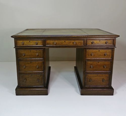 19t C Oak Pedestal Desk