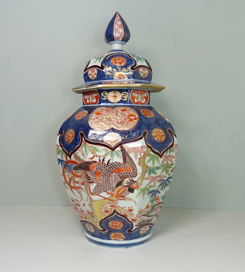 Large 19th C Imari Vase & Cover