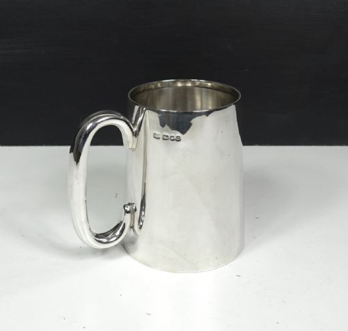 Solid Silver Pint Tankard, London 1929