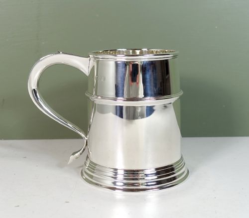 fig 1. SOLID SILVER PINT TANKARD, LONDON 1928