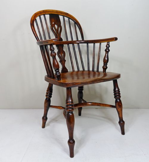 Early 19th C Yew Wood Windsor Chair