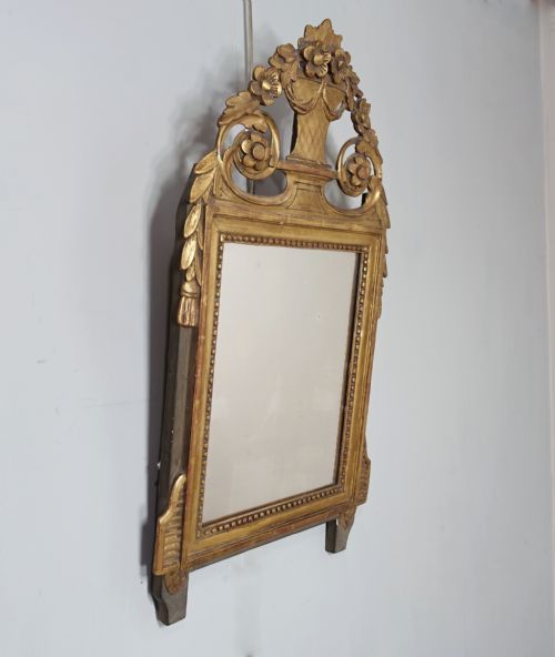 fig 1. EARLY 19TH C CARVED GILTWOOD MIRROR