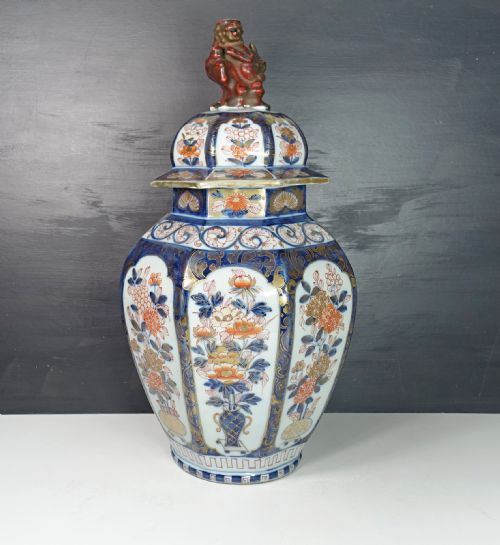 Large 19th C Imari Vase & Cover