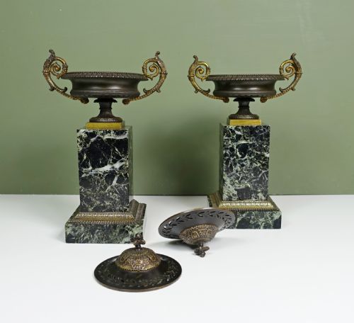 PAIR OF EARLY 19TH C BRONZE VASES ON MARBLE PLINTHS - ADDITIONAL PHOTO 2