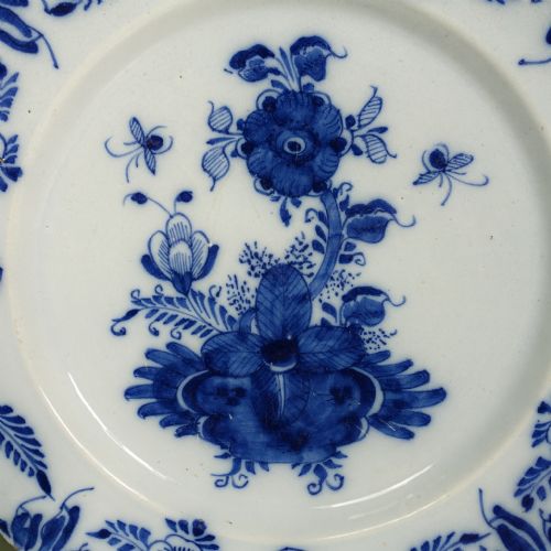 18TH C DELFT CHARGER - ADDITIONAL PHOTO 1