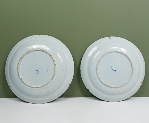 PAIR OF 18TH C DELFT PLATES - ADDITIONAL PHOTO 3