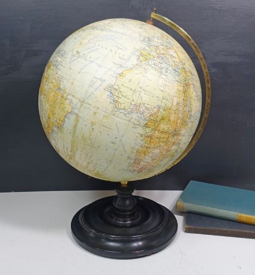 A TERRESTRIAL GLOBE - ADDITIONAL PHOTO 1