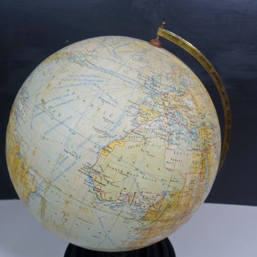 A TERRESTRIAL GLOBE - ADDITIONAL PHOTO 3