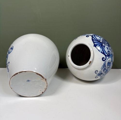 PAIR OF 18TH C DELFT JARS - ADDITIONAL PHOTO 3