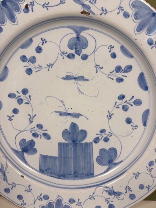 18TH C DELFT CHARGER - ADDITIONAL PHOTO 1