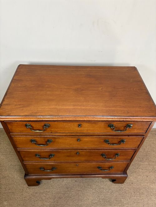 GEORGE III CHEST OF DRAWERS - ADDITIONAL PHOTO 1