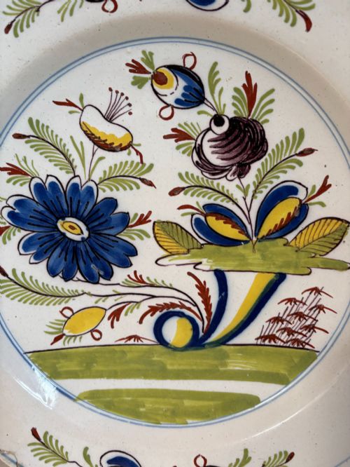 18TH C DELFT POLYCHROME CHARGER - ADDITIONAL PHOTO 2