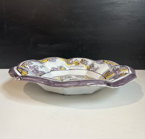 PAIR OF 18TH C TIN GLAZED DISHES - ADDITIONAL PHOTO 6