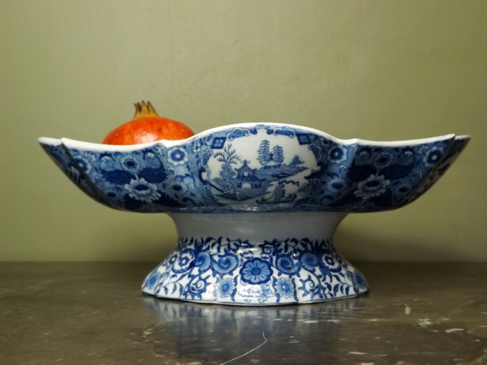 19TH C BLUE & WHITE COMPORT DISH