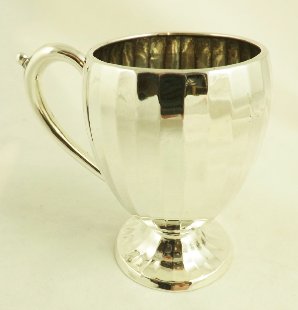 SILVER MUG 