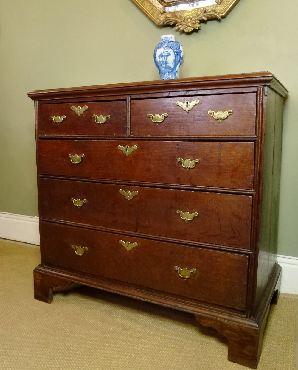 Mid-18th C oak chest of drawers