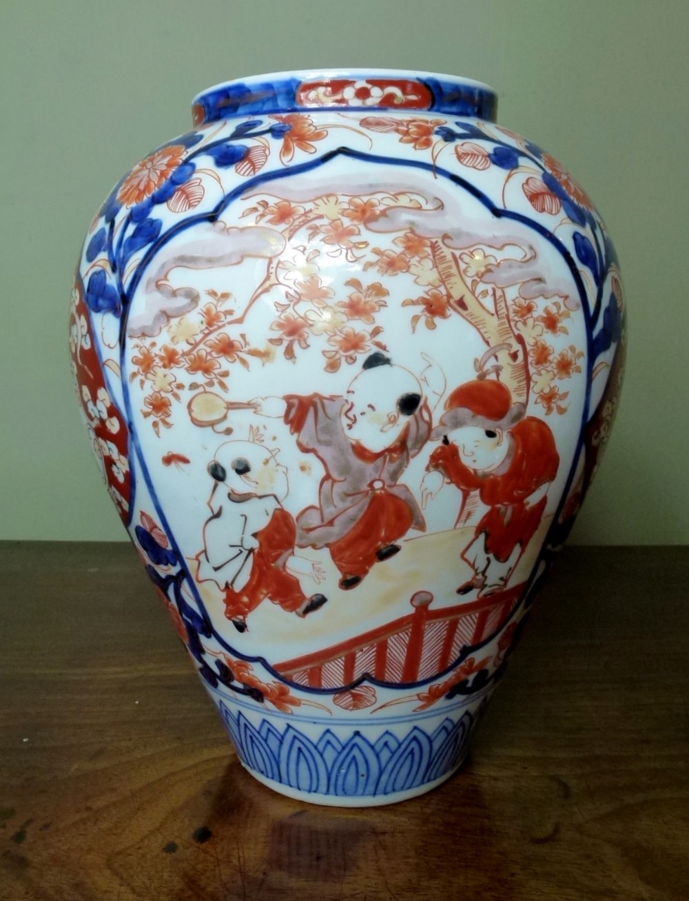 19th C Imari vase