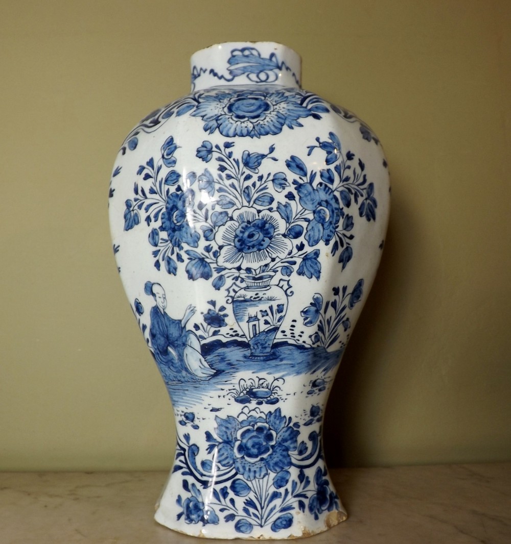 18TH C DELFT VASE