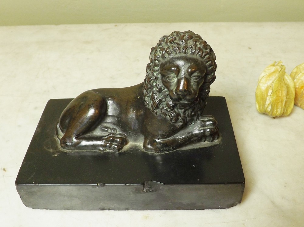 BRONZE LION ON MARBLE PLINTH C 1800