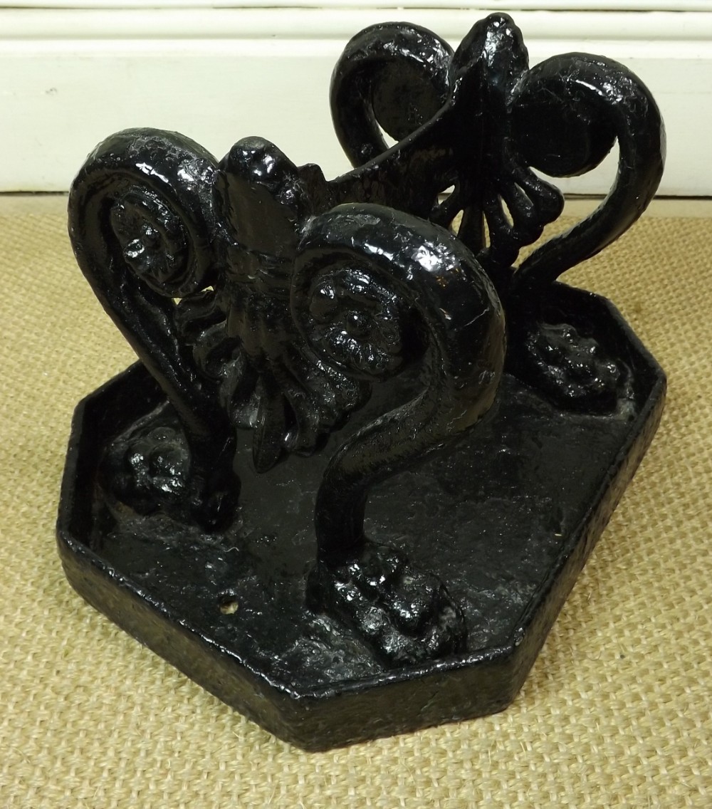 19TH C CAST IRON BOOT SCRAPE