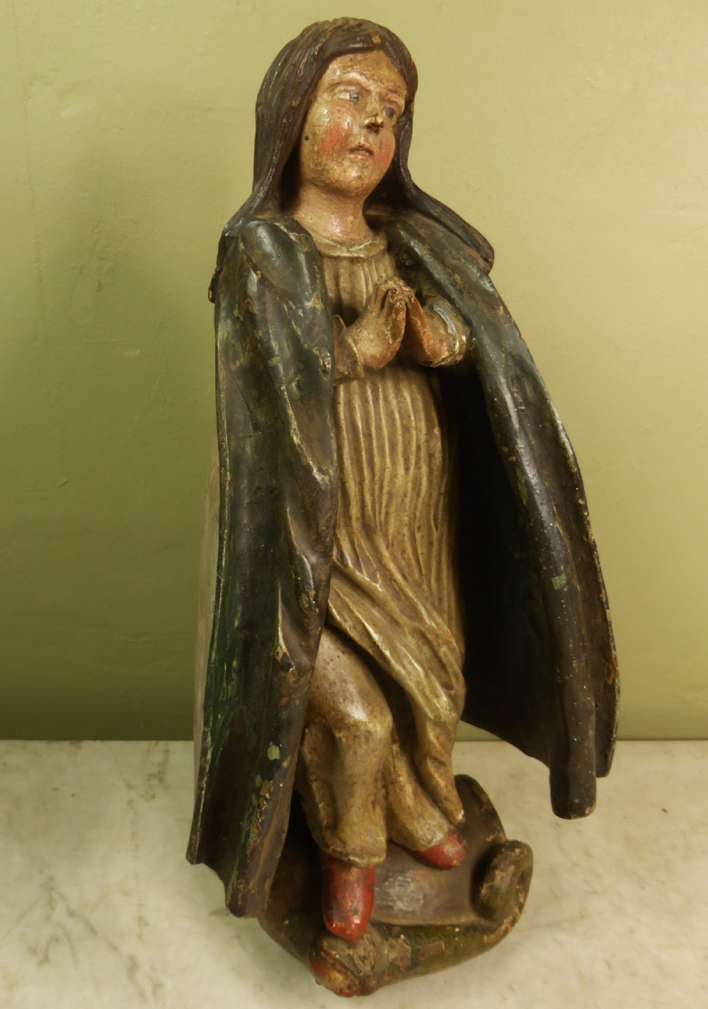 ANTIQUE CARVED FIGURE OF EVE C 1700
