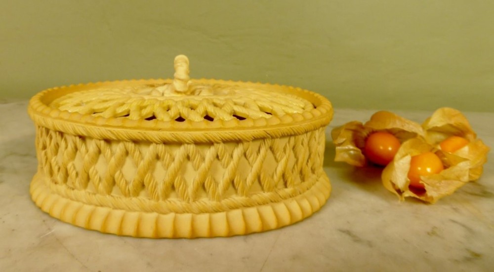 Davenport lidded basket weave dish