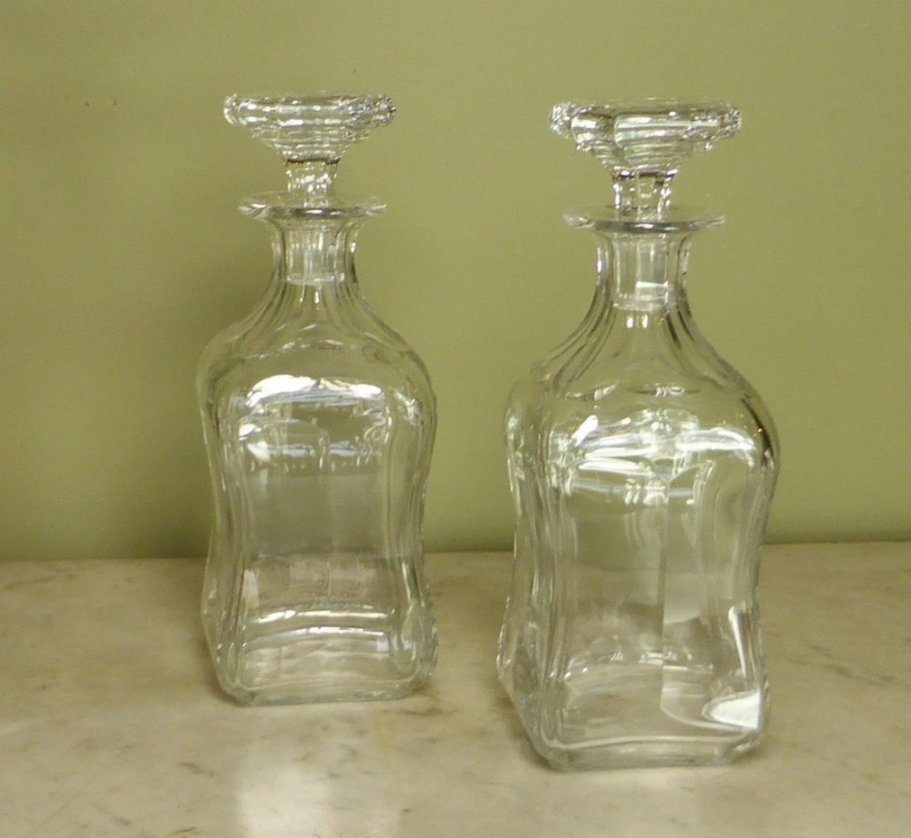 PAIR OF 19TH C CUT GLASS DECANTERS