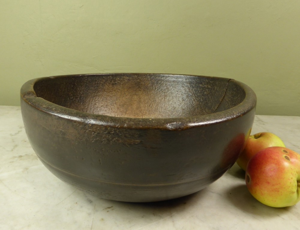 18TH C WOODEN BOWL