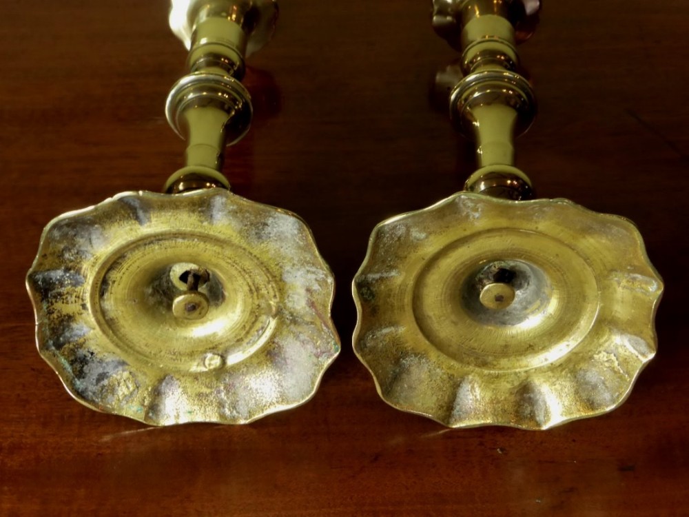 PAIR OF 18TH C BRASS CANDLESTICKS