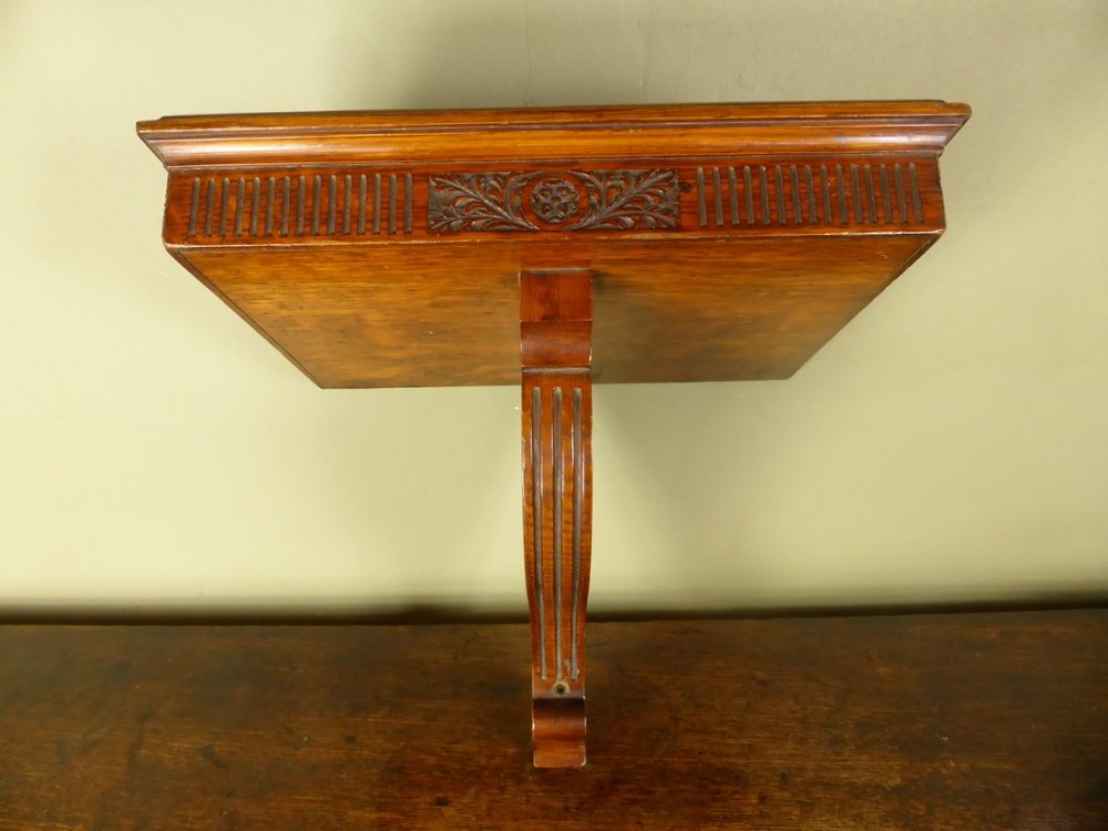 19TH C OAK BRACKET 