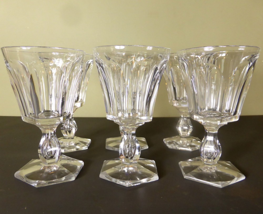 SET OF SIX WINE GLASSES