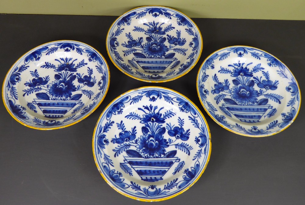 A SET OF FOUR LATE 18TH C DELFT DISHES 
